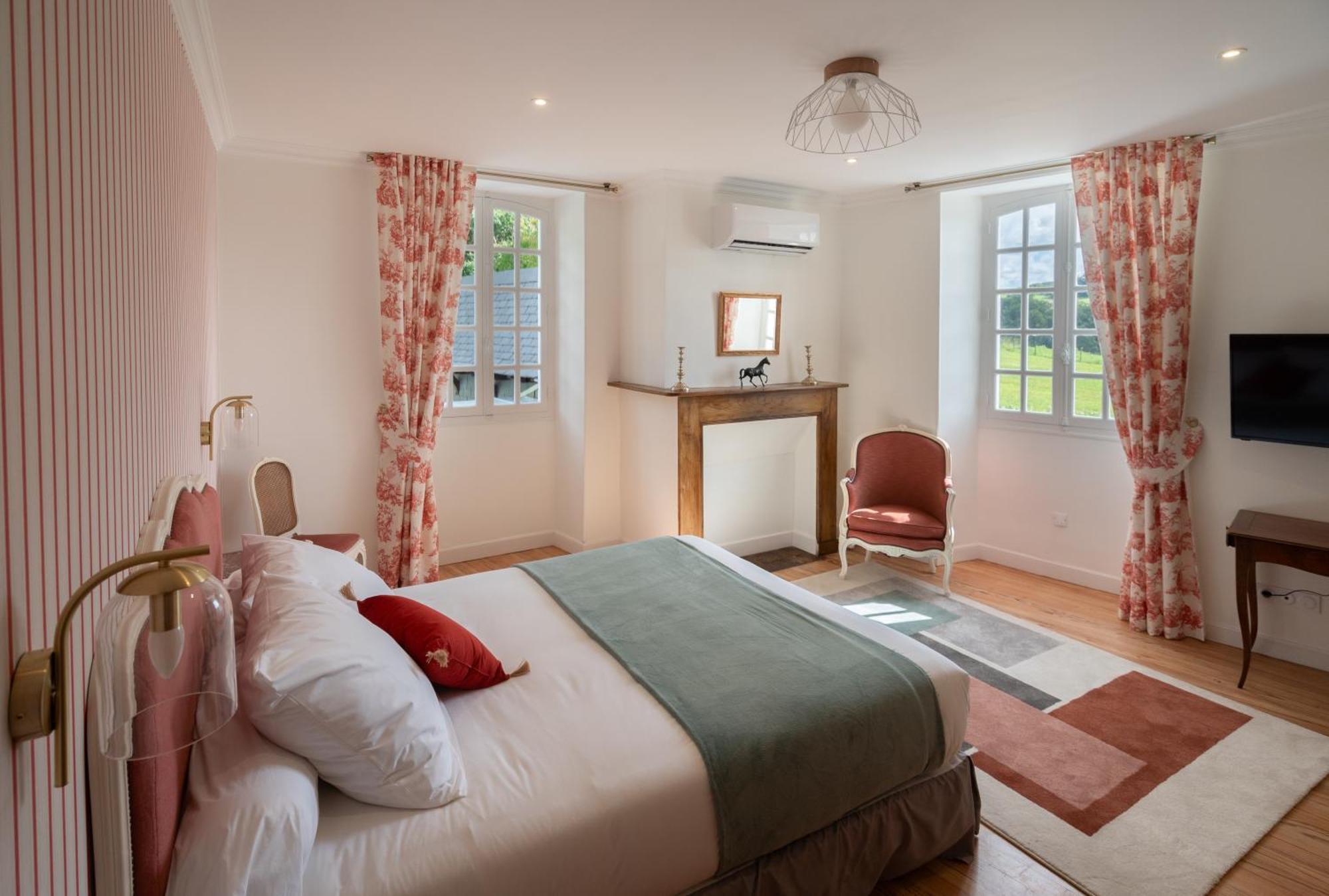Le Relais Du Faget Hotell Oloron-Sainte-Marie Exteriör bild