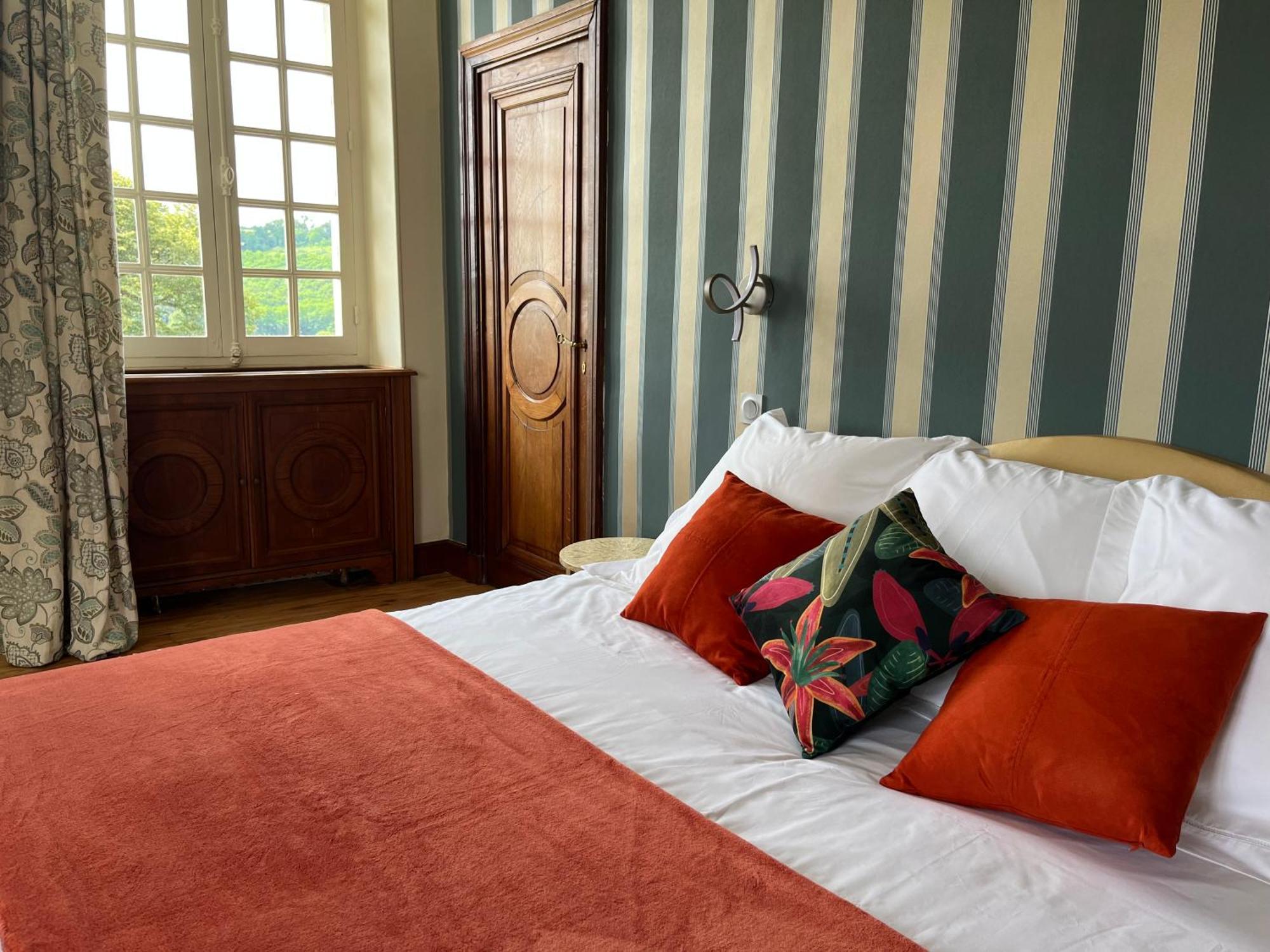 Le Relais Du Faget Hotell Oloron-Sainte-Marie Exteriör bild