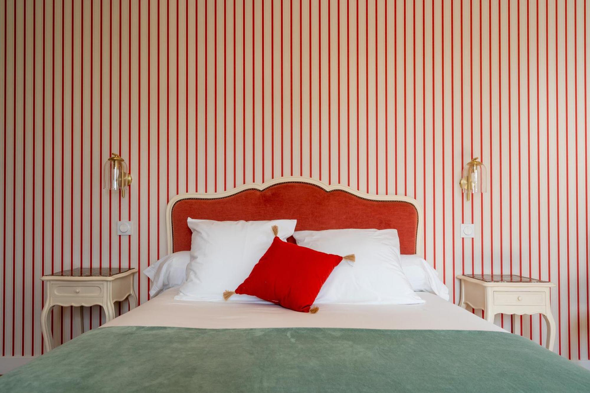 Le Relais Du Faget Hotell Oloron-Sainte-Marie Exteriör bild